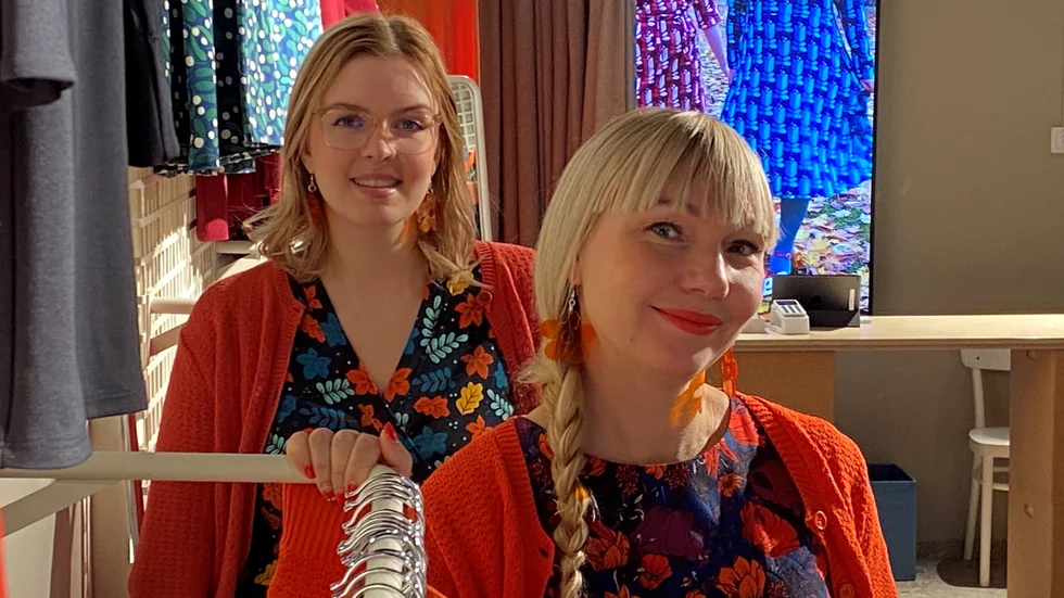 Josefine Hultén och Cissi Centerwall och klädföretaget Cissi och Selma finns på plats i Uppsala för att testa marknaden för sina klänningar. 