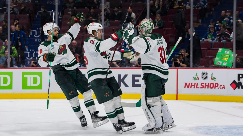 Kågesonen Filip Gustavsson höll sin första nolla i NHL när Minnesota Wild vann med 3–0 mot Vancouver Canucks.