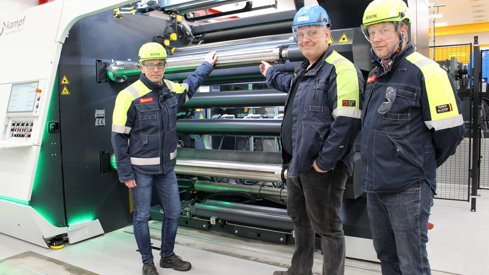 General manager Patrik Sivesson, projektledaren Martin Pernehed och vd Niklas Broberg vid det nya skärverket.