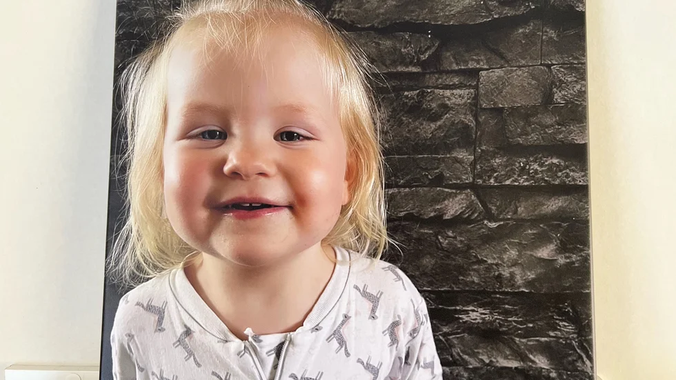 Leonora blev bara tre år gammal. När Sofia Persson fick läsa den utredning som Akademiska sjukhuset gjort av hennes dotters dödsfall knöt det sig i magen, säger hon. "Då förstod vi hur mycket som gått fel."