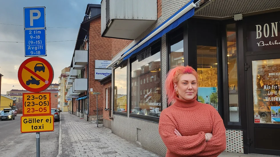 Bonnie Deluxes Linda Oscarsson tycker att parkeringskostnaderna i centrum borde plockas bort istället för att höjas.
