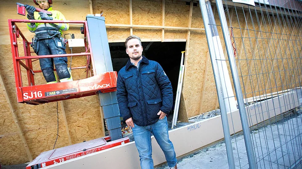 NYTT. Johan Karlsson som driver Kaffe Karlsson i Kalix öppnar restaurang på Storgatan i Luleå. "Vi ska försöka ge Storgatan ett nytt koncept" säger Johan Karlsson.