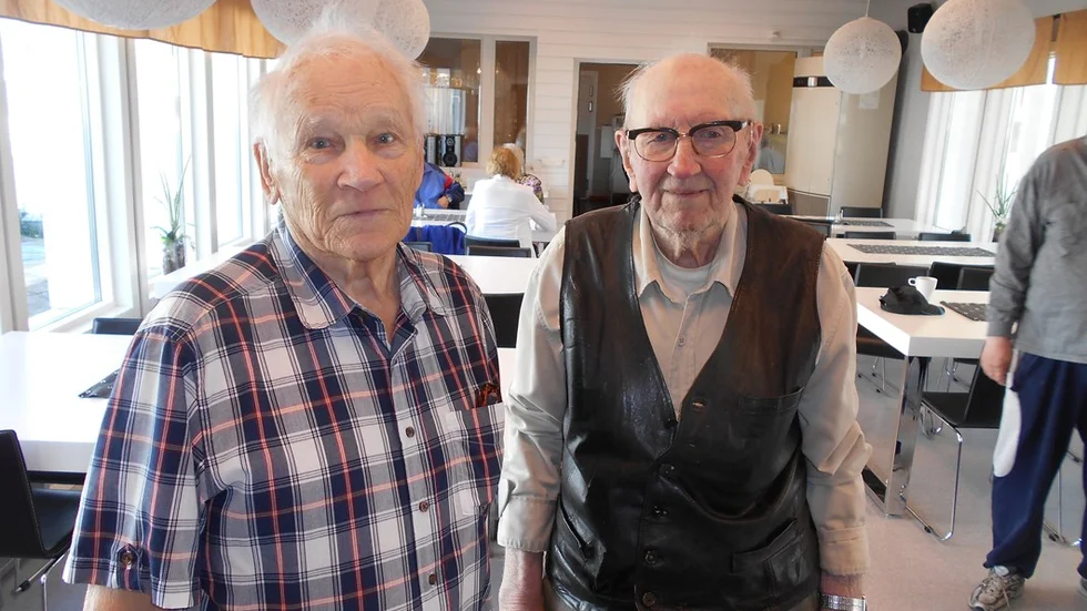 Veteraner. Sten Losenborg 92, och Vilhelm Hammar 93, fick en pratstund om kriget för dryga 70 år sedan.