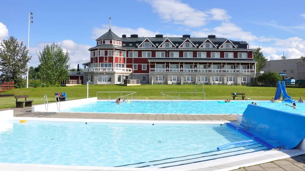 POPPIS. Campingens pool, som hotellgästerna kan nyttja, ­uppskattas särskilt av barnfamiljer.