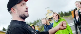 Fart och fläkt när kvinnorna äntrade folkracebanan