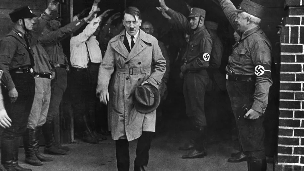 Många partier i Sverige hade sympatier för Hitler under 30-talet, menar insändarskribenten.