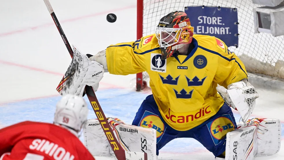 Joel Lassinantti fredar sitt mål när Dario Simion är framme och oroar.