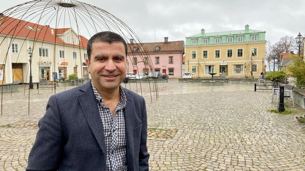 Bashar Abboud (S) lämnar posten som ordförande för kommunfullmäktige i Vadstena efter ett år på posten. Det för att ge mer tid åt familjen. 