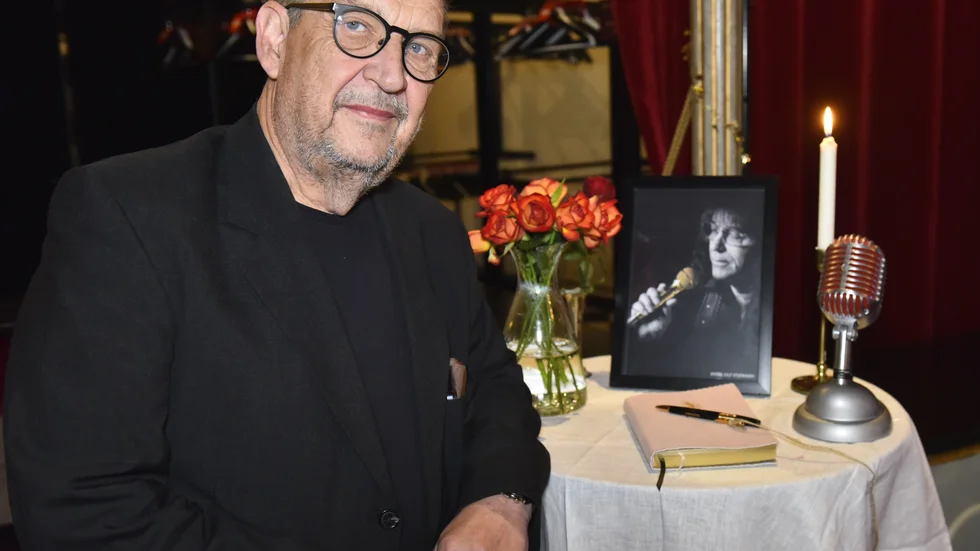 Jan Olov "Joffe" Enbom sörjer sin vän och musikaliske kamrat från över 40 år tillbaka Svenne Hedlund som gick bort i början av december. 