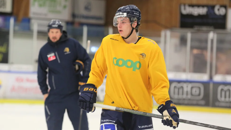 Arvid Hurtig ställs direkt mot sina gamla lagkamrater i Skövde.