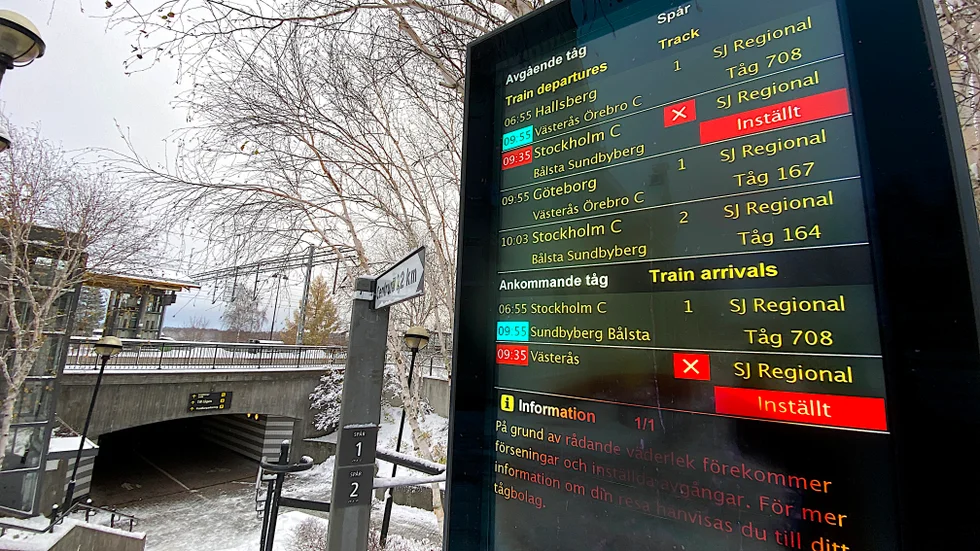 Inställda tåg under tisdagen precis som i måndags, då den här bilden togs vid järnvägsstationen i Enköping.