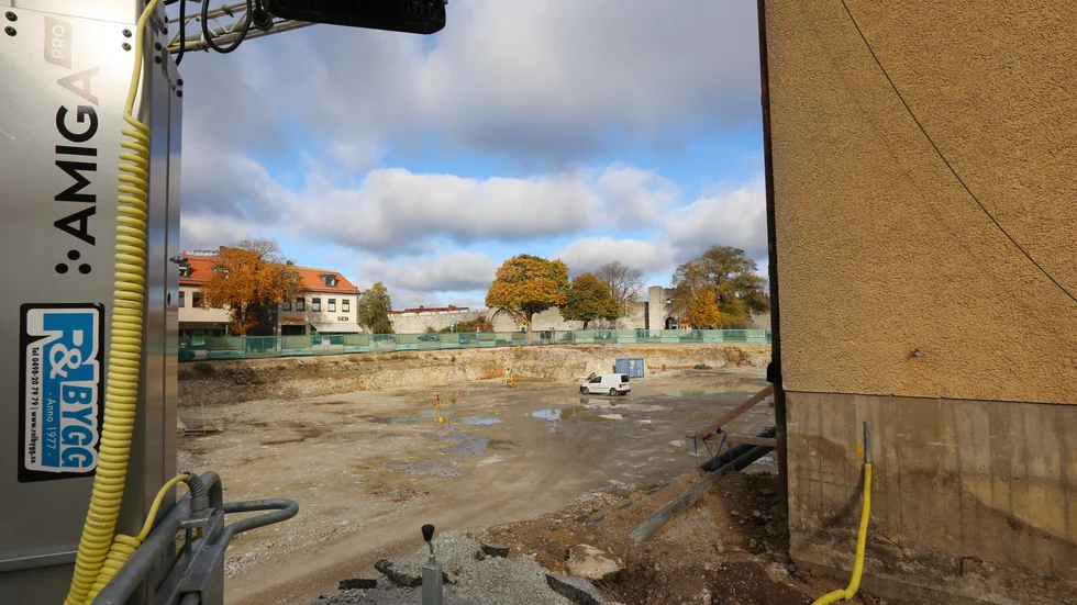 Gropen vid Söderport har schaktats och spettats utan det tillstånd som krävs, anser miljö- och byggnämnden.