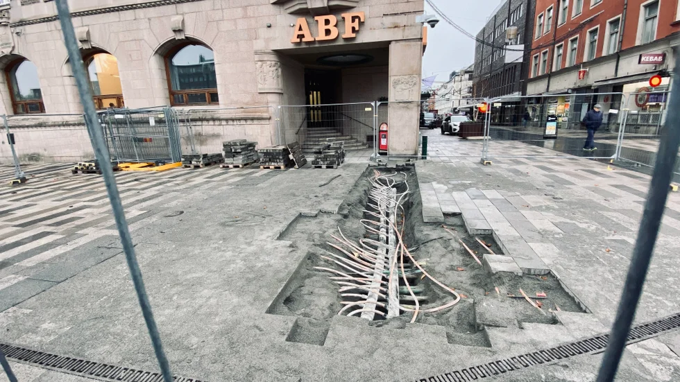 Om man inte hittar läckan i dn här gropen, kommer man att ta upp gatan på en annan plats.