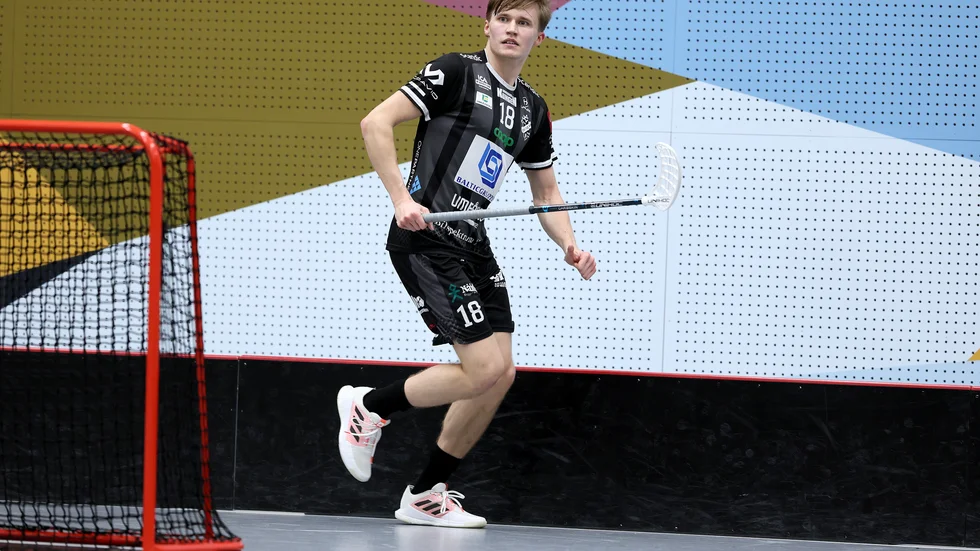 Skelleftekillen Alexander Hedlund i IBK Dalen har efter 14 matcher slagit sitt personliga målrekord i SSL med 19 fullträffar.