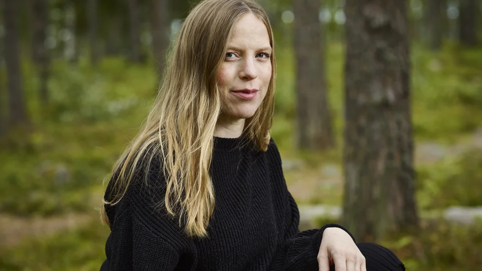 Journalisten Linda Jones från Luleå har boksläpp på lördag av sin andra ungdomsroman "De tar allt ifrån mig". Hon debuterade 2019 med boken "Bete sig" som hon tilldelades Norrlands litteraturpris 2020 för.