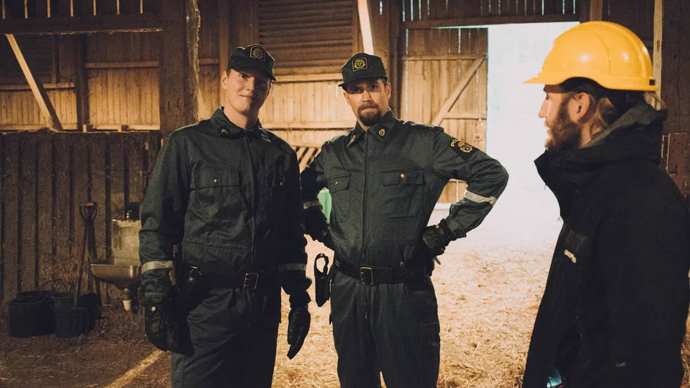 Philip Kullgren och Sebastian Falk gick från sina inarbetade karaktärer Tommy och Sagga i "Torghumor" till östgötska poliser i Crazy Pictures långfilm "UFO Sweden".