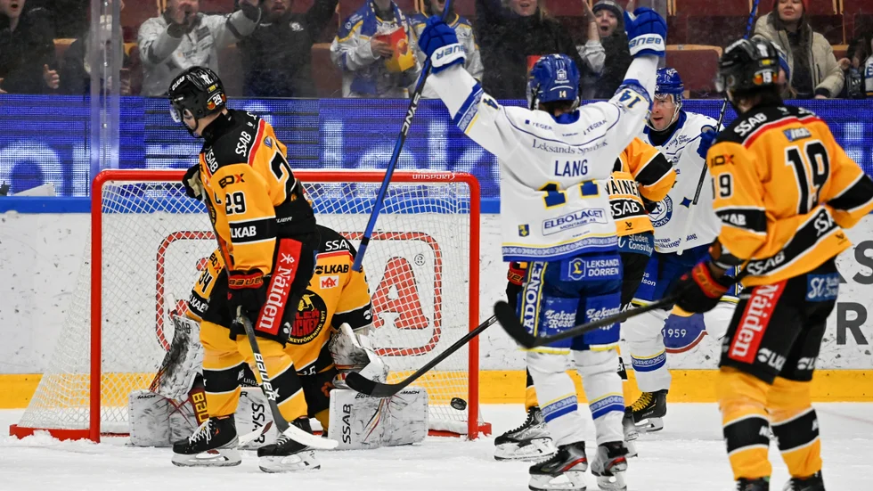 Oskar Lang gör 3–0 till Leksand på en sargstuds i den andra perioden. Luleå Hockey hade inte marginalerna med sig i Leksand.