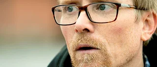 "Nu är det platt fall"