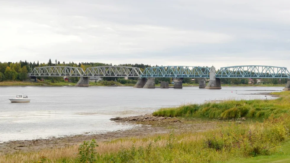 ÄLVENS VATTEN. Haparanda kommun tar sitt vatten från Torneälven. Nu höjs röster för att söka en annan vattentäkt.