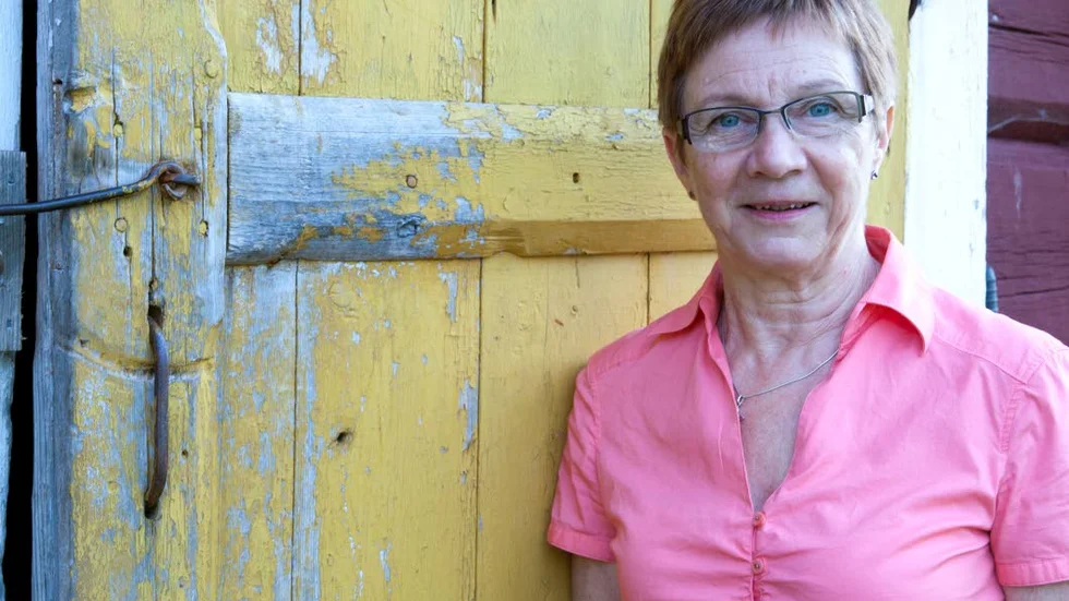 Rita Simu har debuterat med en roman om krigsåren i Tornedalen.