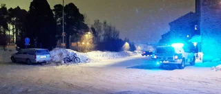 Cyklist påkörd av personbil – förd till sjukhus
