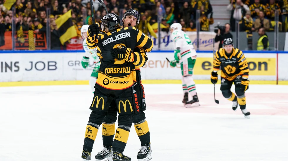 Skellefteå's Joakim Lindström celebrates a goal during quarter-final three in the SHL between Skellefteå and Rögle on March 20, 2023 in Skellefteå.