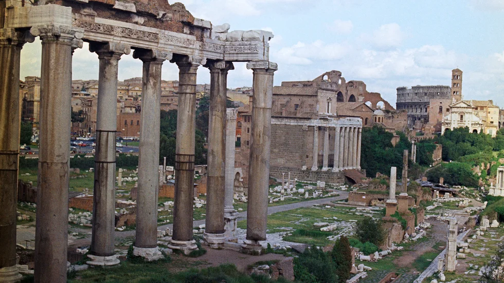 Mynt från Romerska riket har hittats på Gotska Sandön. Ett av dem härrör från kejsar Antoninus Pius regenttid. På bilden rester av ett tempel tillägnat Pius och hans hustru vid Forum Romanum i Rom. Arkivbild.