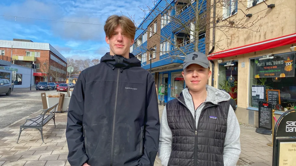 Isac Zandelin och Arvid Sterne hade gärna velat se ett bredare utbud på klädbutiker i centrum.
