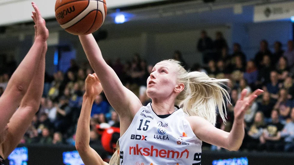 Elin Lomgren är klar för Telge Basket.