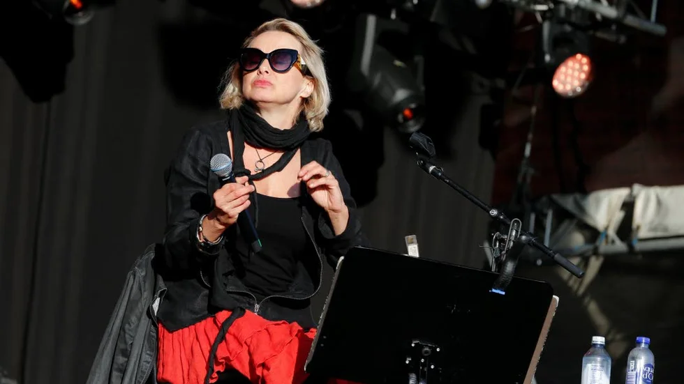 Louise Hoffsten på Hamnfestivalen.