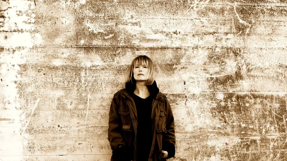 Cajsastina Åkerström släpper nya albumet "XXV - äventyret börjar här" och firar 25 år som artist. Pressbild.