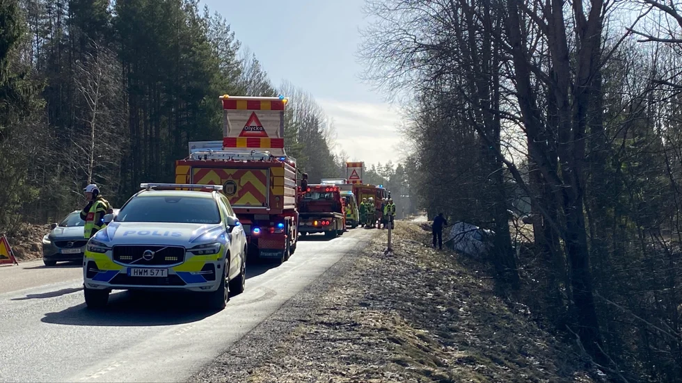 Polis, räddningstjänst och ambulans ryckte ut till olycksplatsen.