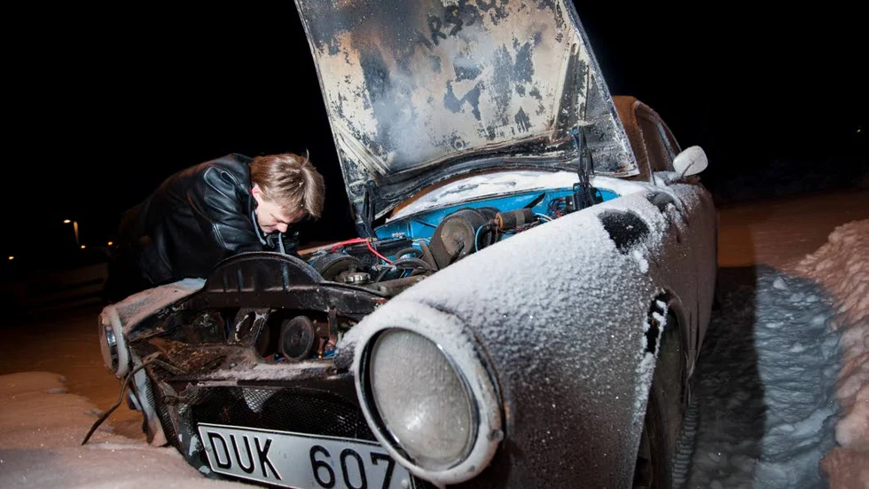 Kasper Jakobsson, 15, har varit intresserad av bilar och motorer så länge han kan minnas. "Jag har alltid varit med farsan ute på gården och skruvat", säger han.