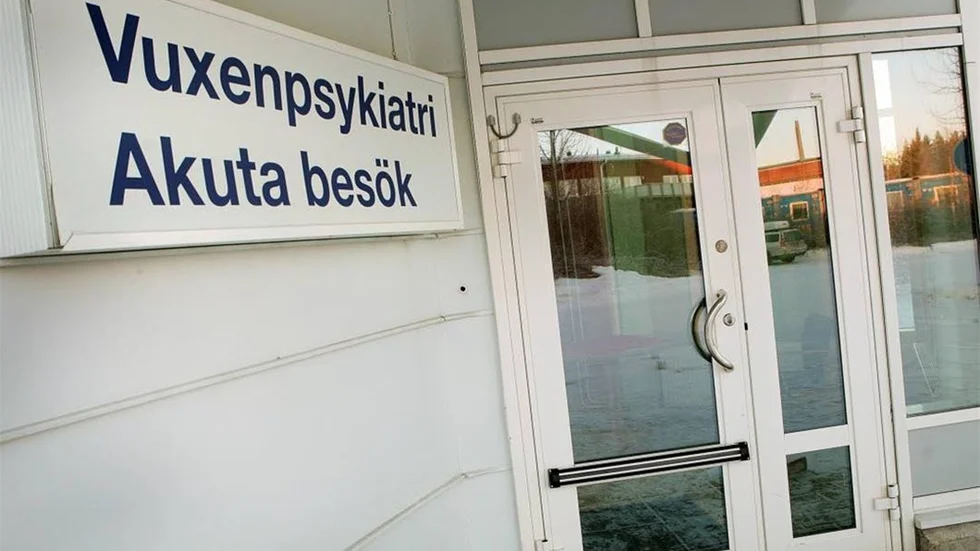 Psykakuten vid Sunderby sjukhus. Sjuksköterskorna har flytt verksamheten efter flera år av problem. Nu överväger Arbetsmiljöverket att gripa in.