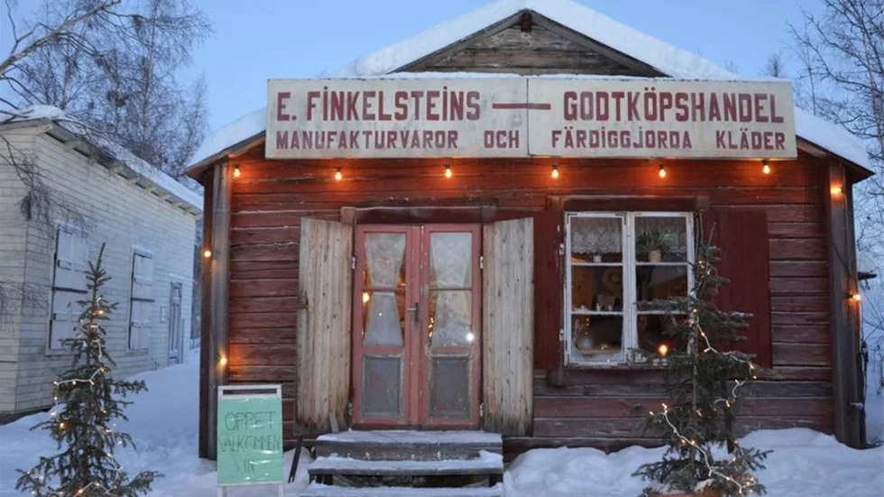 Kallt ute men varmt inne i Finkelsteins gamla gottköpshandel.