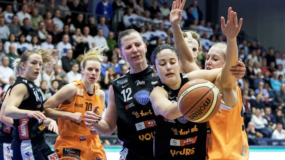 Katie Bussey under finalserien mot Norrköping.