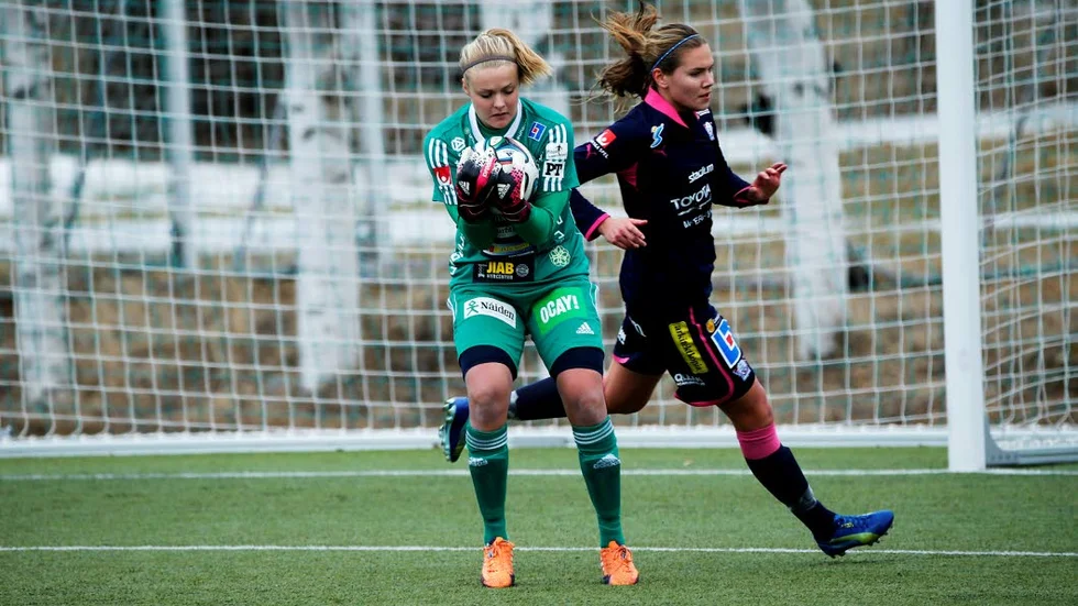 Drömdebuten. Hilda Carlén spikade igen och höll nollan i sin första allsvenska match.
