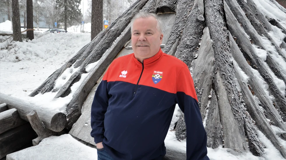 Håkan Kuorak har ägnat 30 år av ledarskep i fotboll där den samiska damfotbollen ligger honom varmt om hjärtat.