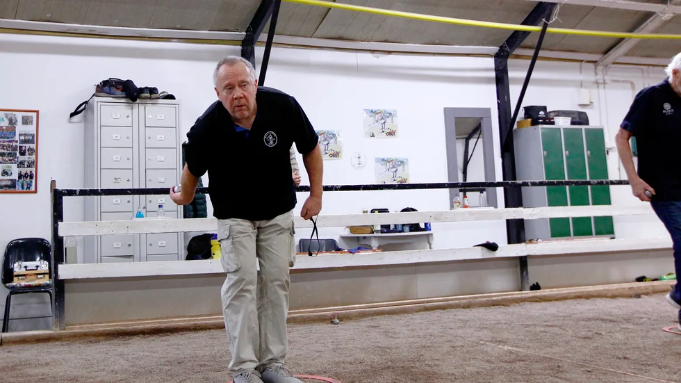Bengt Pihl, ordförande för Boule von Platen, berättar att han gärna ser fler ungdomar som spelar boule i framtiden. 