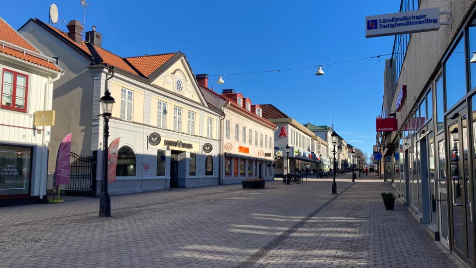 Nyköpingsborna blev något fler förra året, men inte så många som kommunen räknat med i sin prognos. 