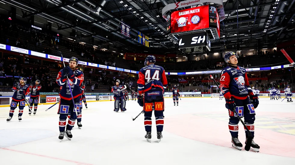 LHC tackar publiken efter förlusten mot Leksand i sista matchen för några veckor sedan.
