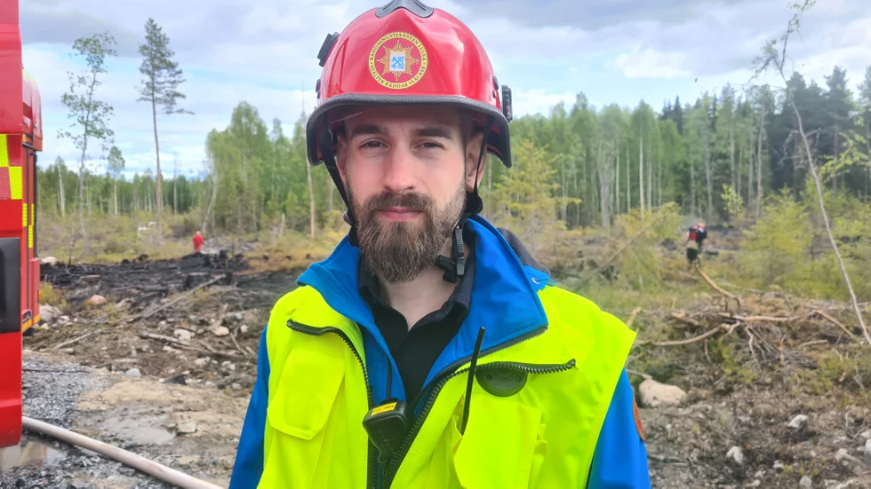 "Det brann med öppna lågor när vi kom till platsen", berättar insatschef Adam Dalberg