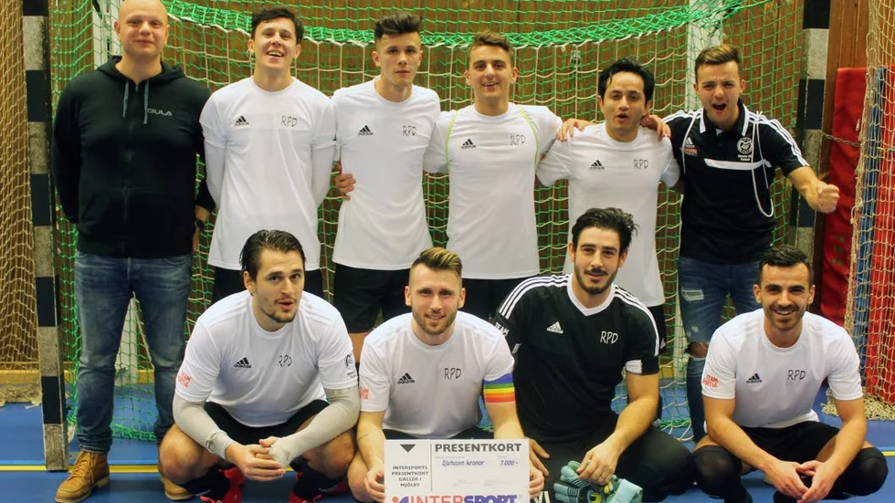 Motala AIF:s C-lag, Rör på den, vann förra året futsalturneringen i Mantorp. På lördag är det dags igen.