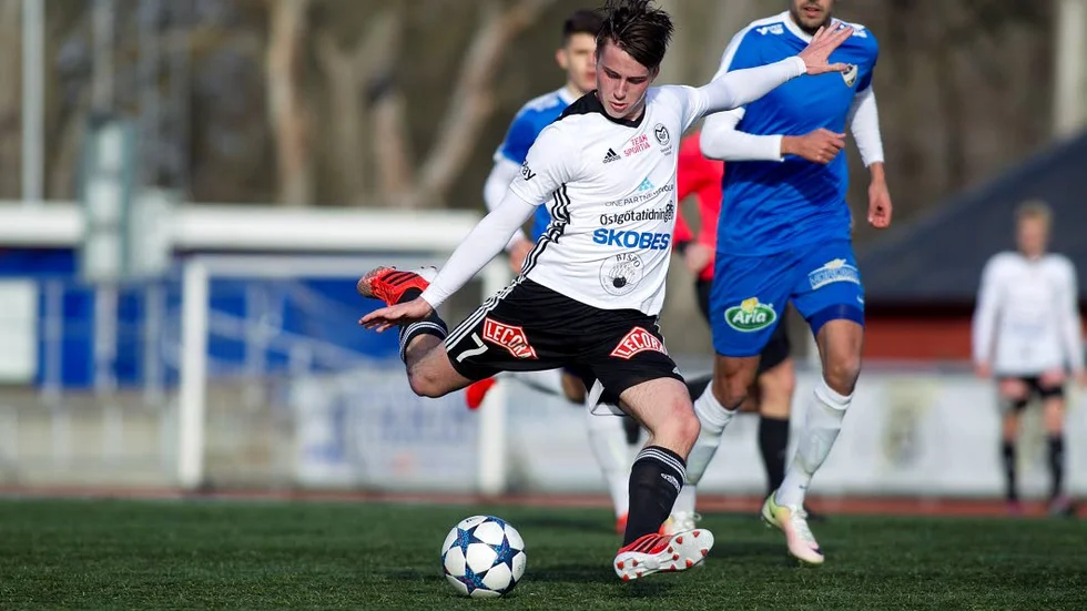 En succéstart både fotbollsmässigt och publikt för Maif. Inte många hade sett 7–0 inför tusen personer komma. Nu stiger pulsen, skriver Jens Bollius.