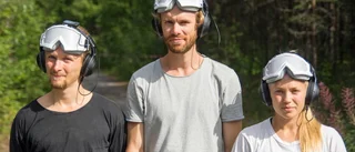 Dansare låter publiken lyssna och känna dofter