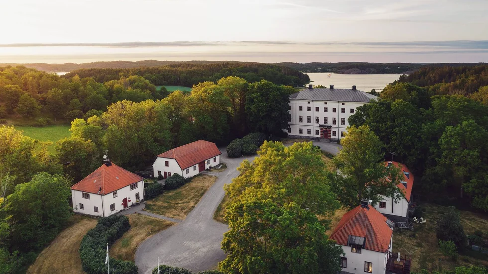 Anrika Husby säteri har lagts ut till försäljning.