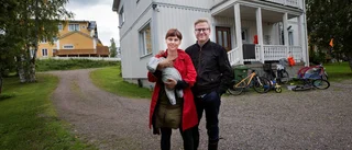 Familjen som går mot strömmen