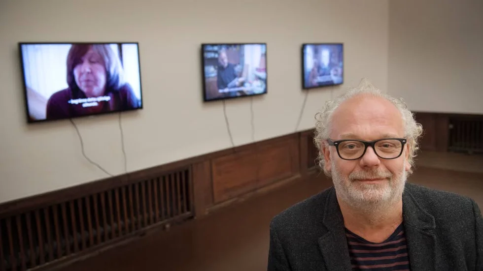 Inga etiketter. Filmaren Staffan Julén har tillsammans med Nobelpristagaren Svetlana Aleksijevitj gjort filmen "Lyubov - kärlek på ryska". Det handlar inte bara om heterosexuell kärlek men inga etiketter sätts på de älskande, framhåller Julén.