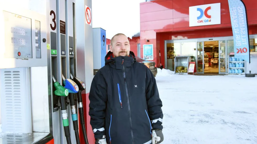 OKQ8 är en av de mest utsatta bensinstationerna i Norrbotten. ”Det svider verkligen. Vi har ju i princip ingen förtjänst på drivmedel längre. Det handlar bara om ett fåtal ören per liter. Så det tar lång tid att tjäna igen det som stjäls”, säger chefen Jonas Olofsson.
