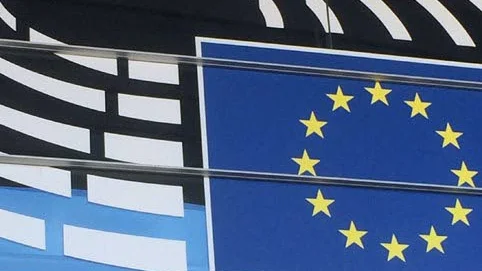 Del av EU. Det är dags för svenskarna att inse hur viktigt EU är för oss och att vi faktiskt är en del av det. Tiden när vi brukade vifta bort olika händelser och beslut som något "de där borta i Bryssel" sysslar med är förbi, menar debattörerna.